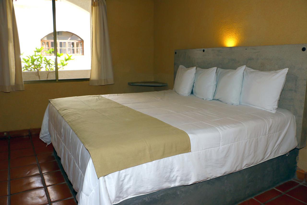 Hotel Plaza Loreto Centro Historico Exterior photo