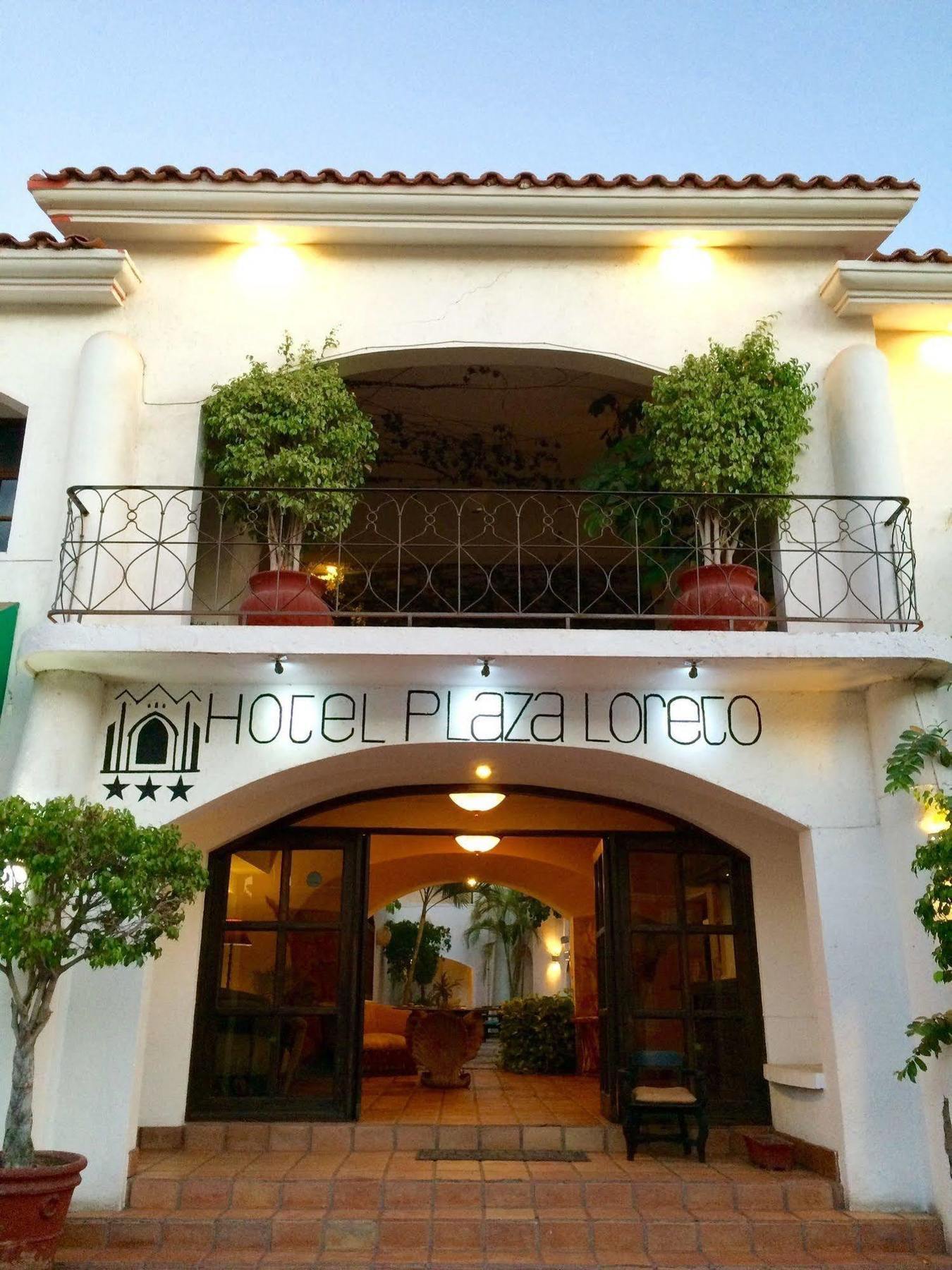 Hotel Plaza Loreto Centro Historico Exterior photo