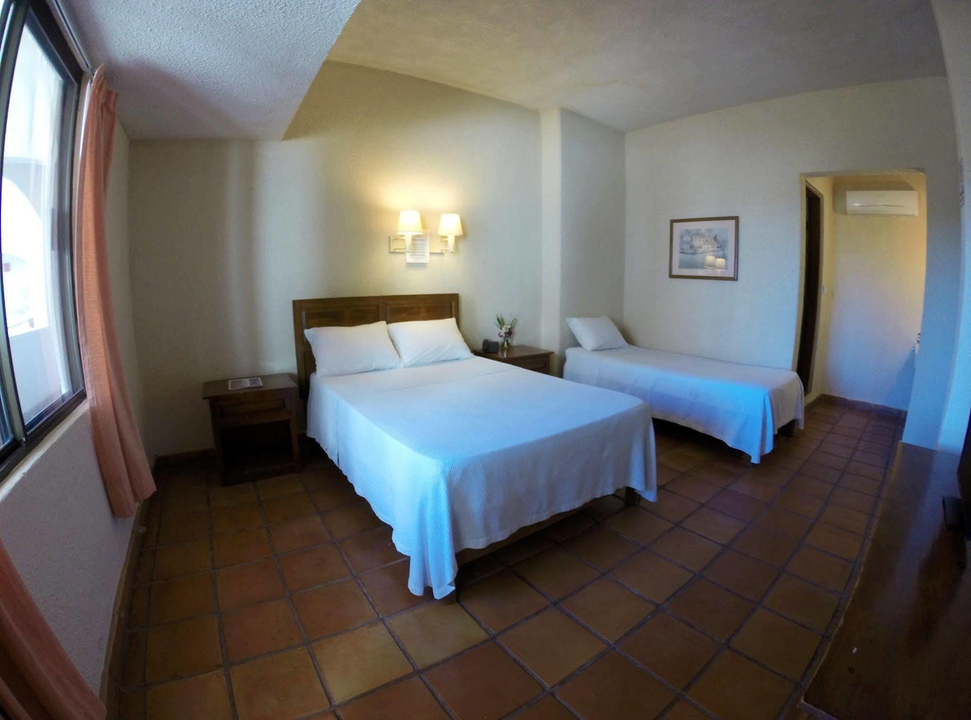 Hotel Plaza Loreto Centro Historico Exterior photo